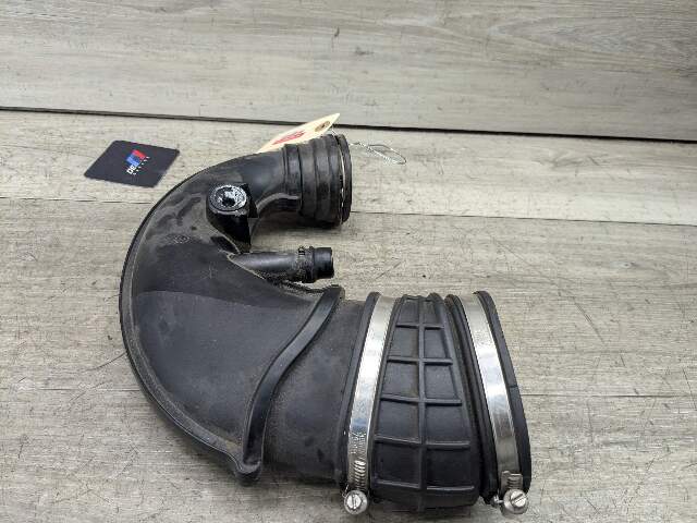 16-19 OEM BMW G11 G12 G30 750 Engine N63 Front Left Side Air Intake Hose Cyl 5-8