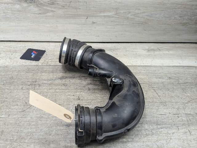16-19 OEM BMW G11 G12 G30 750 Engine N63 Front Left Side Air Intake Hose Cyl 5-8