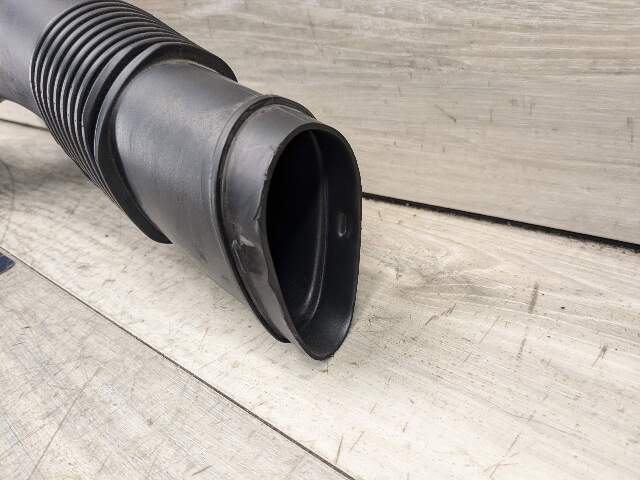 16-19 OEM BMW G11 G12 G30 750 Front Right Side Air Duct Intake Tube N63 Engine