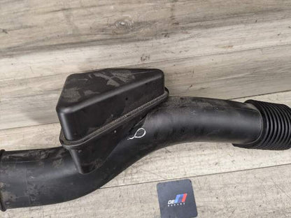 16-19 OEM BMW G11 G12 G30 750 Front Right Side Air Duct Intake Tube N63 Engine