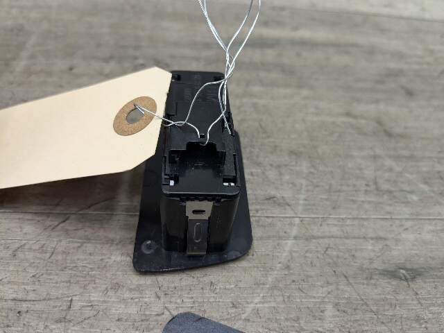 OEM BMW F16 G12 F36 F10 F15 F85 M5 G01 F97 X3 Rear Trunk Lid Center Lock Switch