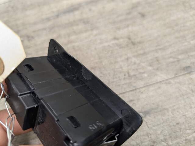OEM BMW F16 G12 F36 F10 F15 F85 M5 G01 F97 X3 Rear Trunk Lid Center Lock Switch