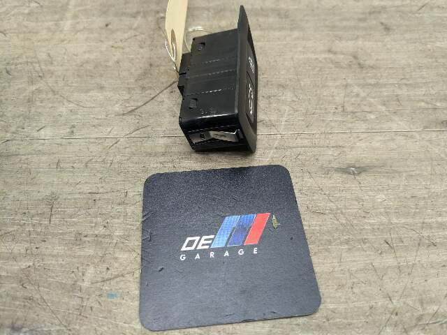 OEM BMW F16 G12 F36 F10 F15 F85 M5 G01 F97 X3 Rear Trunk Lid Center Lock Switch
