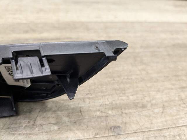 14-18 OEM BMW F16 X6 F86 Front Left Driver Side Door Panel Lock Switch Control