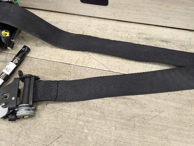 OEM BMW F15 F16 F85 F86 X5 X6 Front Right Passenger Seat Belt Retractor Black