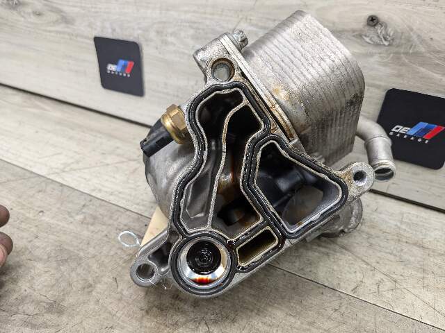 OEM BMW F10 F15 F16 F25 X3 X4 X5 X6 N55 Engine Oil Filter Housing COOLER