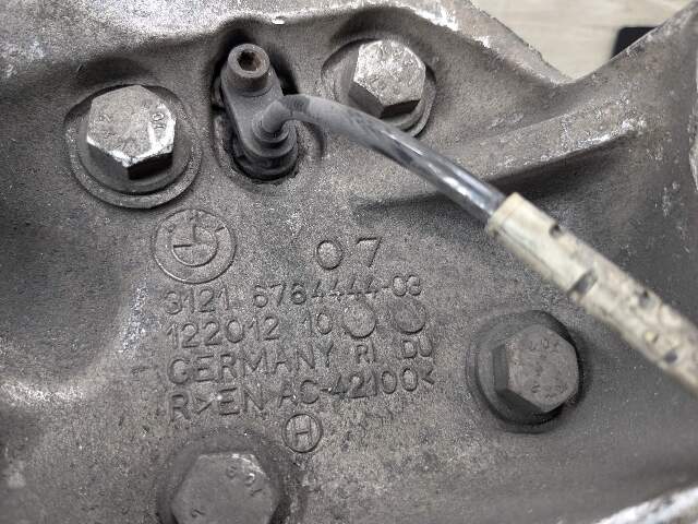 06-13 OEM BMW E88 E90 E92 RWD Front Right Hub Knuckle Wheel Bearing Spindle