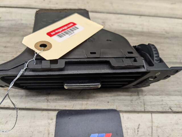 06-13 OEM BMW E90 E92 E93 335 328 M3 Left Driver Side Dashboard Air Vent