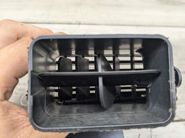06-13 OEM BMW E90 E92 E93 335 328 M3 Left Driver Side Dashboard Air Vent