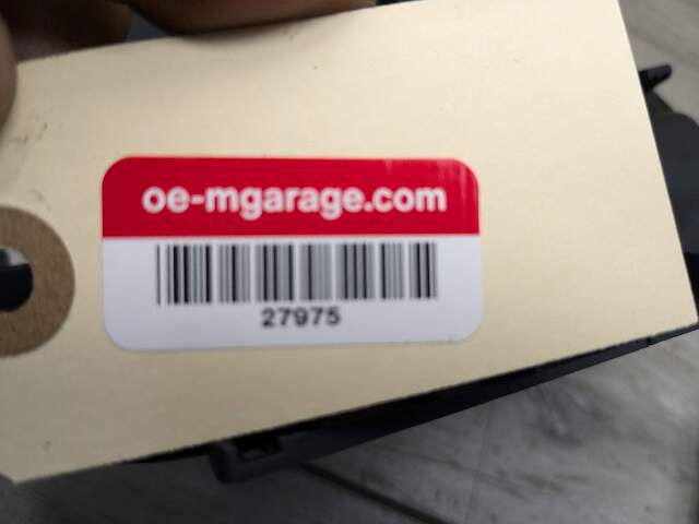07-13 OEM BMW E92 328 335 Coupe Interior Central Console Rear Vent