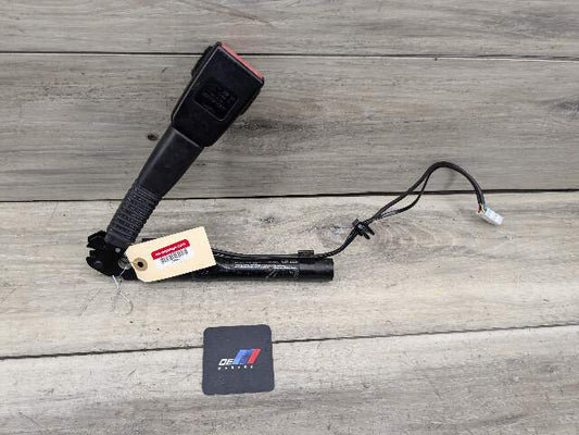 12-20 OEM BMW F22 F30 F36 F82 F80 M3 M4 435 Front Right Side Seatbelt Buckle