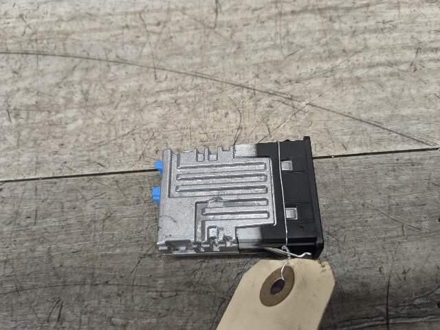 OEM BMW G01 G02 G11 G12 G20 G30 F97 USB Type C Charger Port Socket Connector