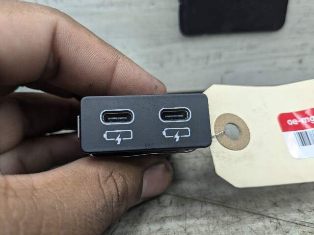 OEM BMW G01 G02 G11 G12 G20 G30 F97 USB Type C Charger Port Socket Connector