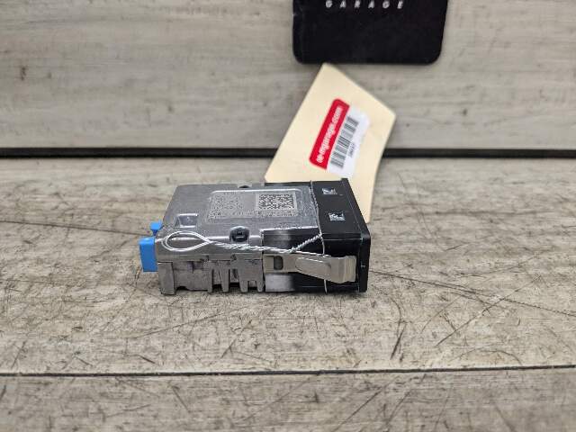 OEM BMW G01 G02 G11 G12 G20 G30 F97 USB Type C Charger Port Socket Connector