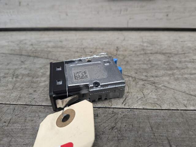 OEM BMW G01 G02 G11 G12 G20 G30 F97 USB Type C Charger Port Socket Connector