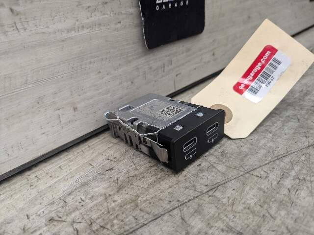 OEM BMW G01 G02 G11 G12 G20 G30 F97 USB Type C Charger Port Socket Connector