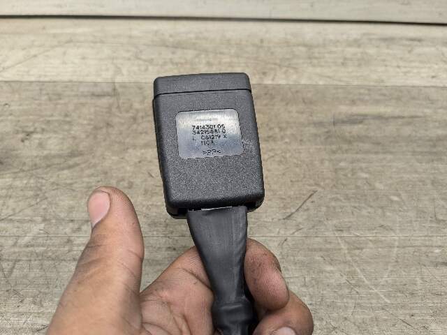 OEM BMW G01 G02 G20 X3 X4 330 M340 840 850 M8 Front Right Left Seatbelt Buckle