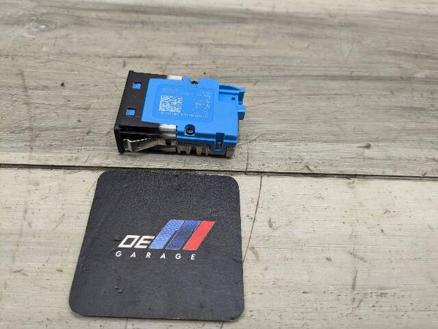 OEM BMW F44 F48 F97 G01 G05 G12 G20 G30 G80 USB Dual Type C Charger Port Socket