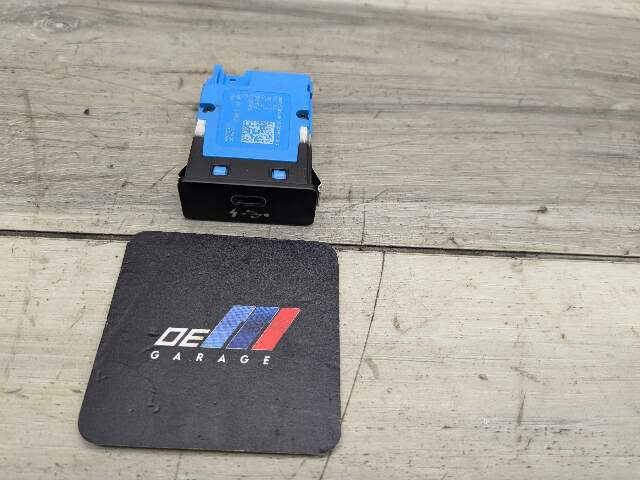 OEM BMW F44 F48 F97 G01 G05 G12 G20 G30 G80 USB Dual Type C Charger Port Socket