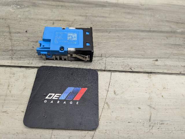 OEM BMW F44 F48 F97 G01 G05 G12 G20 G30 G80 USB Dual Type C Charger Port Socket
