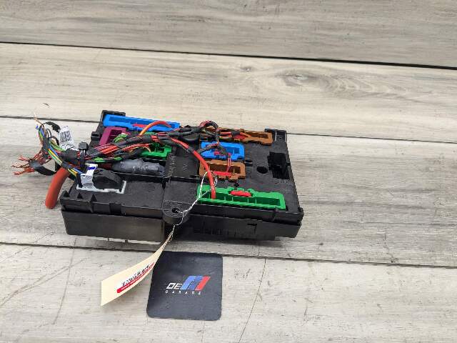 OEM BMW G20 330 M340 Rear Battery Power Distribution Fuse Relay Junction Box