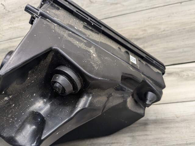 OEM BMW G20 G22 G23 G26 G42 330 430 Engine B46 Air Box Filter Cleaner Housing