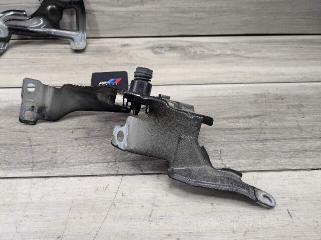 19-24 OEM BMW G20 330 M340 Front Right Passenger Side Fender Holder Bracket SET