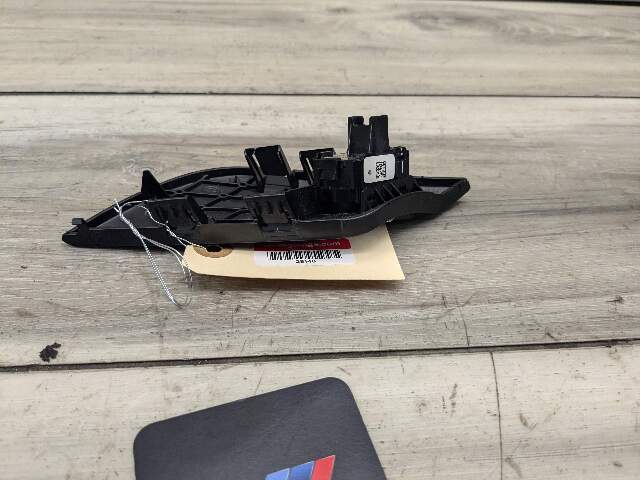 OEM BMW F15 F16 F85 X5 Front Right Passenger Side Door Panel Lock Switch Control