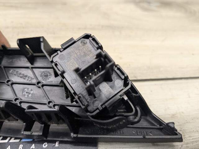 OEM BMW F15 F16 F85 X5 X6 Front Left Driver Side Door Panel Lock Switch Control