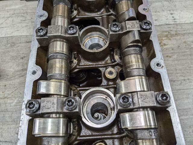 06-13 OEM BMW E90 E92 E93 Engine S65 Passenger Right Side Cylinder Head