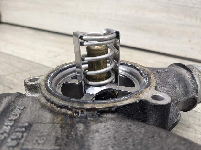 07-10 OEM BMW E90 E92 E93 M3 S65 Engine Coolant Thermostat Housing