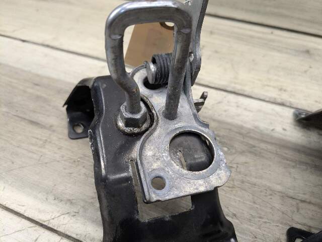 14-19 OEM BMW F15 F85 X5 F16 F86 X6 Hood Hardware Safety Latch Hook SET