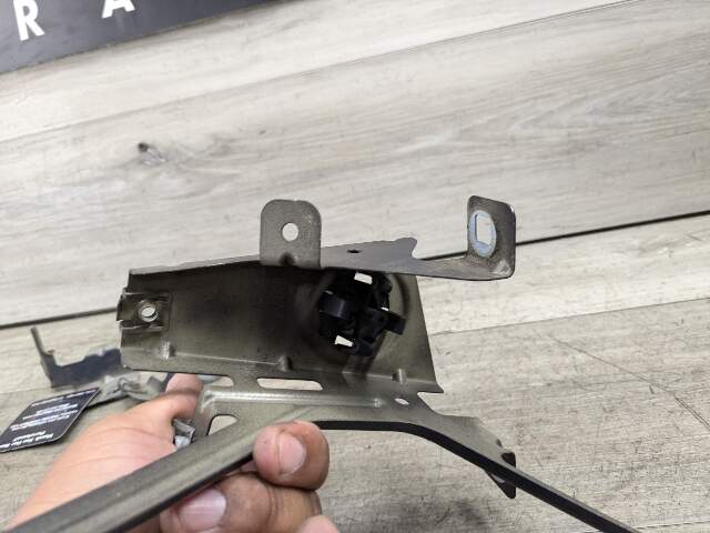 09-15 OEM BMW F01 F02 Front Left Driver Side Fender Bracket Wing Holder SET