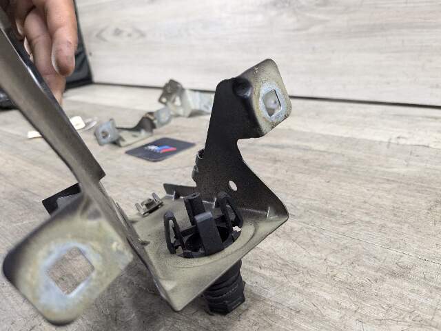 09-15 OEM BMW F01 F02 Front Left Driver Side Fender Bracket Wing Holder SET