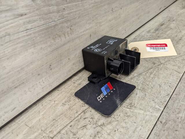 07-16 OEM BMW E90 E92 E60 F10 F13 F02 F30 M3 M6 Cooling Fan Relay Control 150A