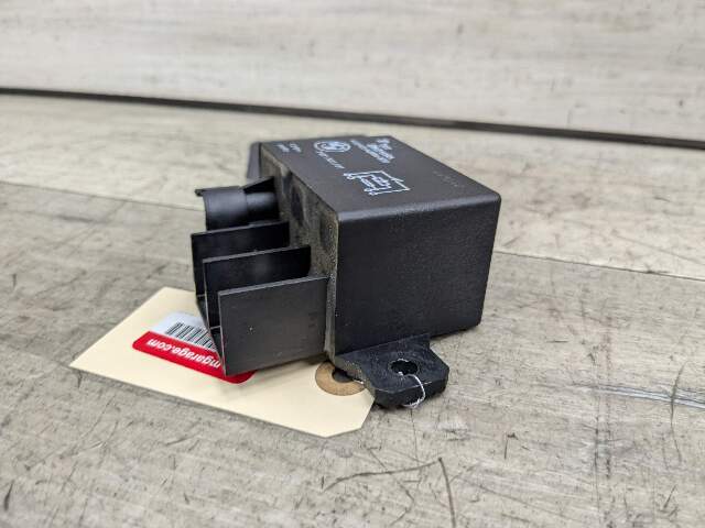 07-16 OEM BMW E90 E92 E60 F10 F13 F02 F30 M3 M6 Cooling Fan Relay Control 150A
