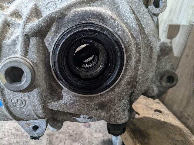 09-12 OEM BMW F01 F02 750 AWD Front Differential Axle Carrier Ratio 3.46 177k
