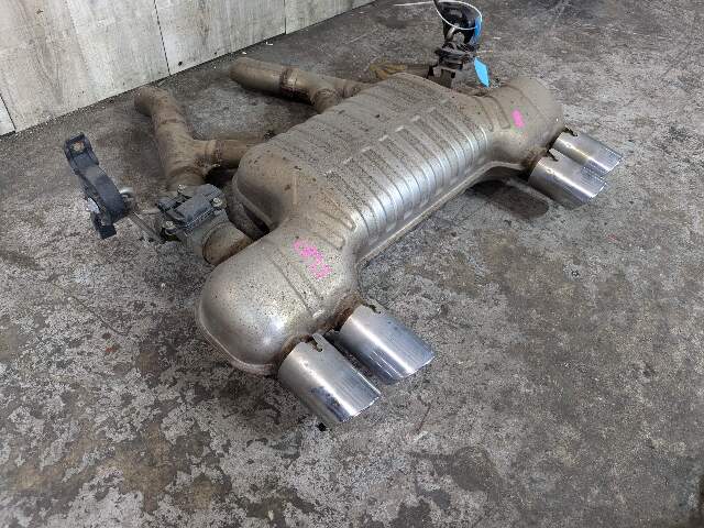 15-20 OEM BMW F80 F82 F83 M3 M4 Rear Exhaust Muffler Section Tail Pipe S55