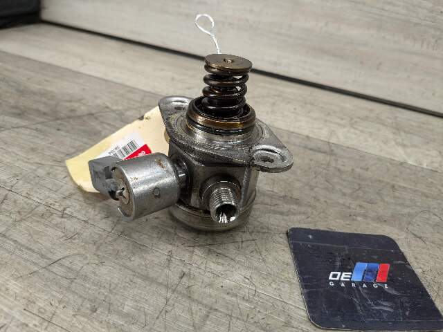 10-14 OEM BMW F10 F01 F02 F12 F13 X5 Engine N63 HPFP High Pressure Fuel Pump