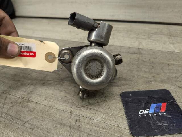 10-14 OEM BMW F10 F01 F02 F12 F13 X5 Engine N63 HPFP High Pressure Fuel Pump