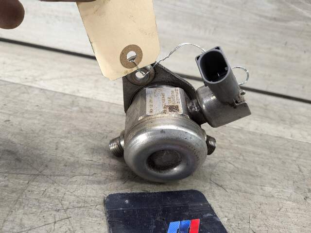10-14 OEM BMW F10 F01 F02 F12 F13 X5 Engine N63 HPFP High Pressure Fuel Pump