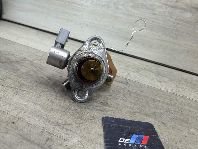 10-14 OEM BMW F10 F01 F02 F12 F13 X5 Engine N63 HPFP High Pressure Fuel Pump