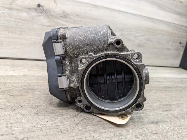 10-19 BMW F10 F12 F13 F01 F02 F15 S63 Intake Manifold Throttle Housing Assembly