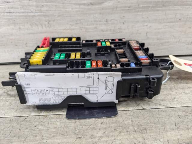 12-18 OEM BMW F30 F32 340 Rear Relay Power Distribution Fuse Box Control Module