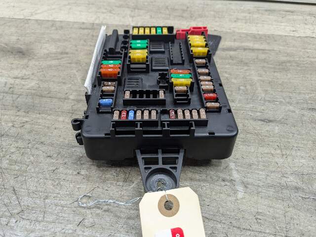 12-18 OEM BMW F30 F32 340 Rear Relay Power Distribution Fuse Box Control Module