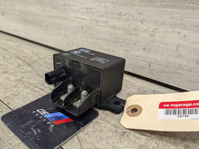 OEM BMW F10 F13 F02 F30 F32 F06 F80 F82 M3 M4 M6 Cooling Fan Relay Control 130A