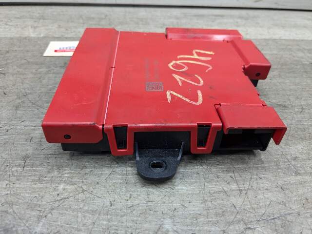 14-19 OEM BMW F15 F85 X5 F16 F86 X6 Rear Trunk Power Distributor B+ Junction Box