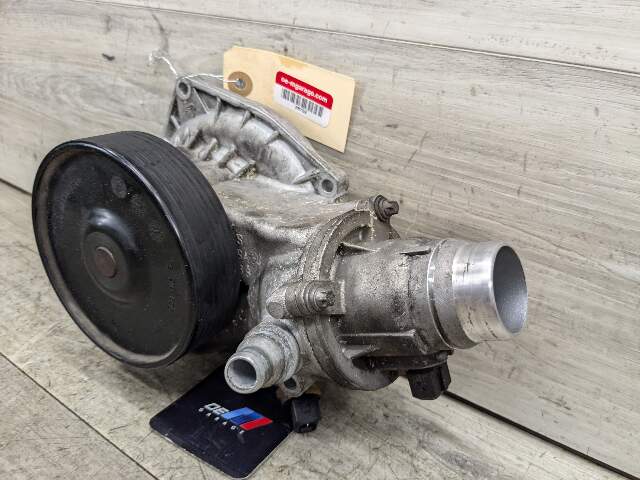 12-19 BMW F06 F10 F12 F13 M5 M6 S63 Engine Water Pump Thermostat Cooling Unit