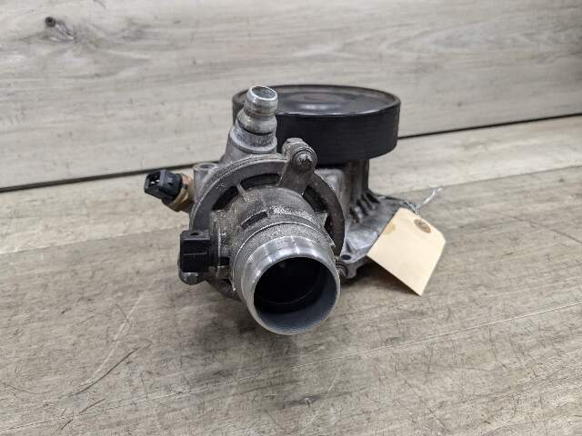 12-19 BMW F06 F10 F12 F13 M5 M6 S63 Engine Water Pump Thermostat Cooling Unit