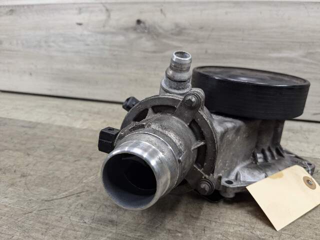 12-19 BMW F06 F10 F12 F13 M5 M6 S63 Engine Water Pump Thermostat Cooling Unit